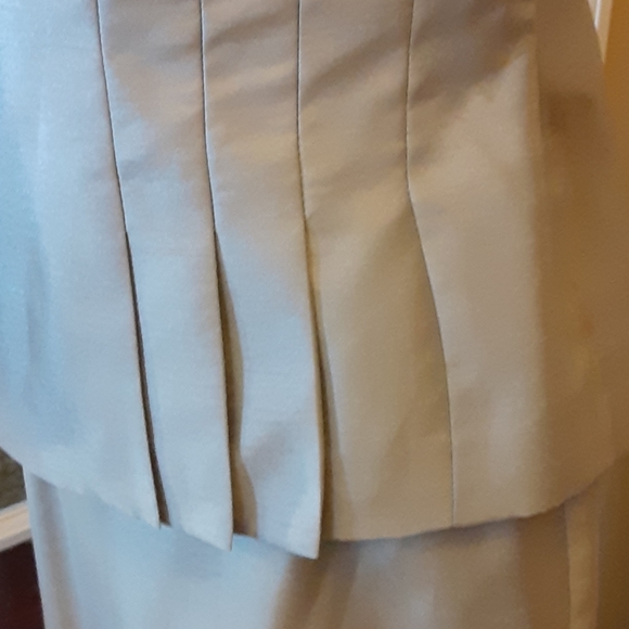 Le Suit 2 piece gray short sleeve skirt & jacket suit fully lined size 6…EUC - Picture 4 of 9